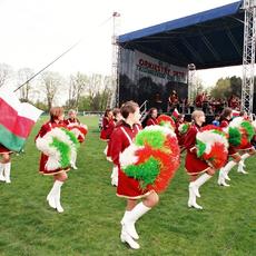 Tańczy mlodzież z Wielenia.JPG